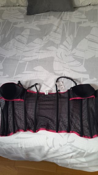 Corsé negro con estampado floral rosa