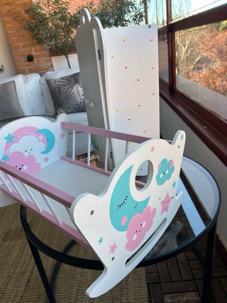 Armario y cuna para muñecos bebé