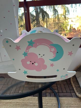 Armario y cuna para muñecos bebé