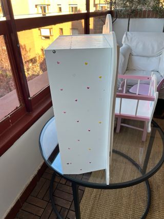 Armario y cuna para muñecos bebé