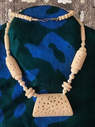 Collar étnico africano beig ( marfil)