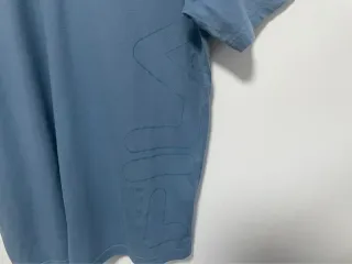 Camiseta Fila Azul Logo Oversize Vintage Y2K