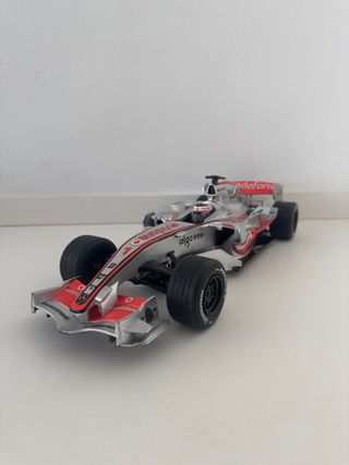 Coche de juguete F1 Vodafone Mercedes-Benz