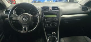 EL VOLKSWAGEN GOLF VARIANT 1.6 TDI 105 CV DE 2009