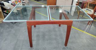 MESA CON CUATRO SILLAS