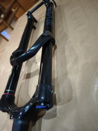 Horquilla Rock Shox Yari 160mm procede de Haibike