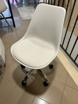 Silla de oficina con ruedas