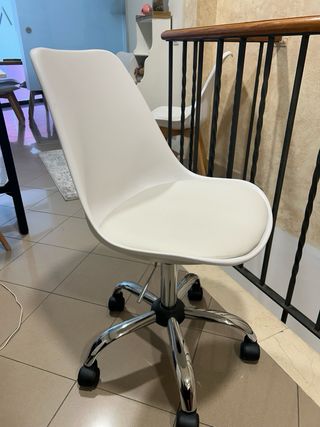 Silla de oficina con ruedas