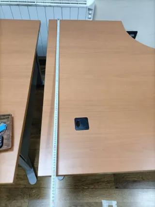 Mesa de oficina modular madera y metal. 60€/unidad