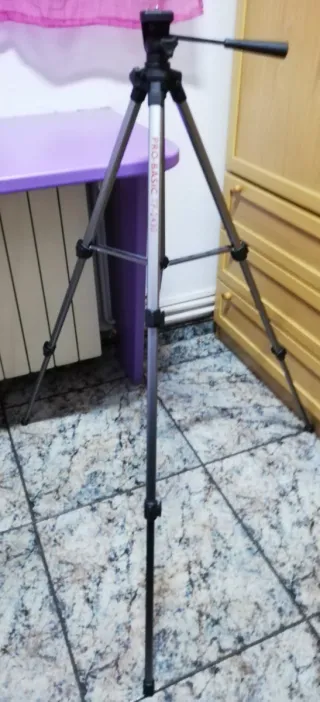 Trípode fotografia con funda.