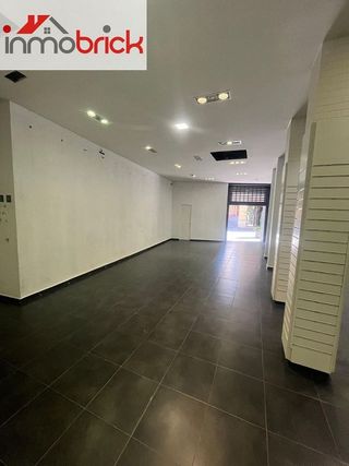 Local comercial en alquiler en Lucena