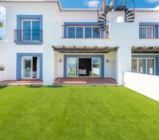 Casa adosada en alquiler en Benahavís