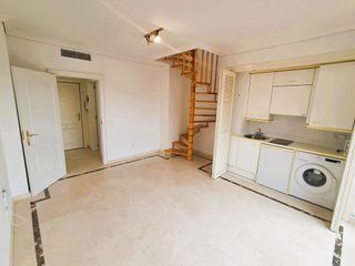 Ático en alquiler en Piovera - Conde Orgaz en Madrid