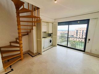 Ático en alquiler en Piovera - Conde Orgaz en Madrid