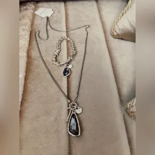 Juego collar , pulsera y pendientes