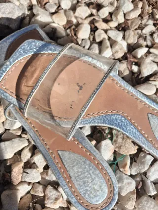 Sandalias usadas pero queda vida