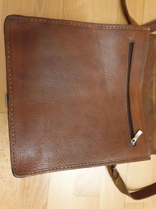 Bolso bandolera de piel, hecha en cuero de vaca