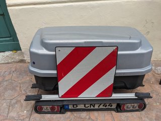 Box de transporte 330l y portabicicletas 4 bicis