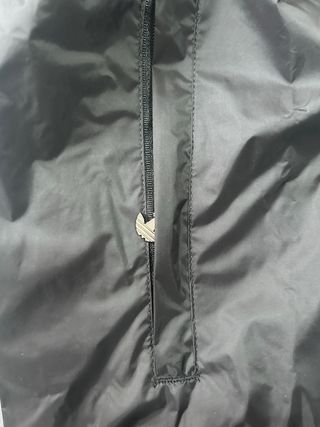 Cortavientos negro adidas con capucha