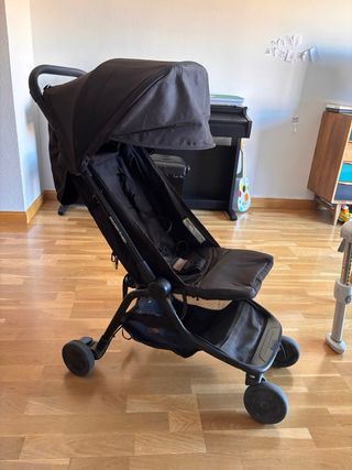Silla de paseo Mountain Buggy Nano Negra