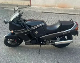 Moto kawasaki GPX 600R