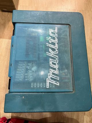 Maletín Makita con taladro y atornillador