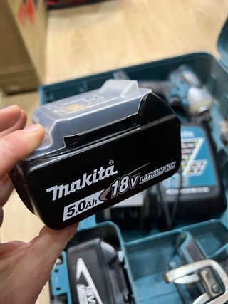 Maletín Makita con taladro y atornillador