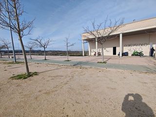 Local comercial en alquiler en Valdespartera - Arcosur en Zaragoza
