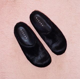 Zuecos cuero Sisley negros