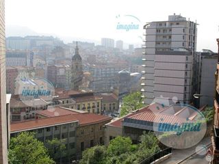 Piso en alquiler en Atxuri en Bilbao