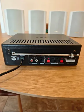 Se vende Amplificador y 4 Altavoces Fonestar