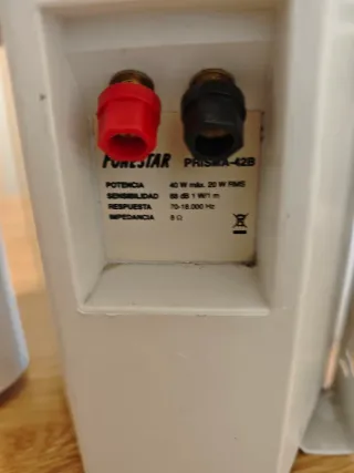 Se vende Amplificador y 4 Altavoces Fonestar