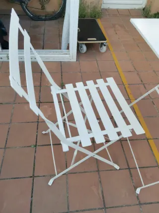 Mesita de terraza plegable con sillas plegables