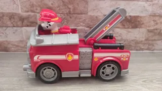 Marshall y su vehículo de bomberos