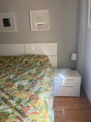 Mesitas de noche blancas 50€ cada una