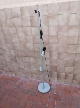 Lámpara de pie metálica 150cm