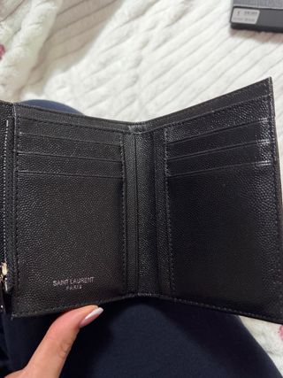 Portafoglio nero nuovo