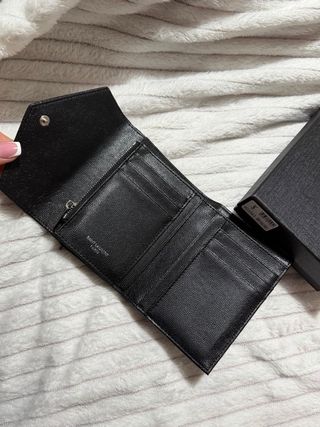 Portafoglio nero nuovo