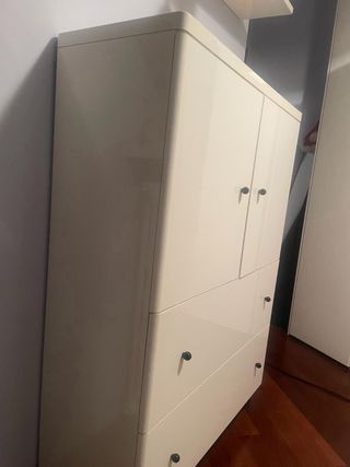 Cameretta a muro con letto