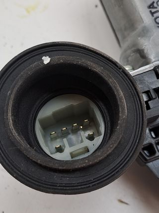 MOTOR ELEVALUNAS TRASERO IZQUIERDO TOYOTA YARIS 512754