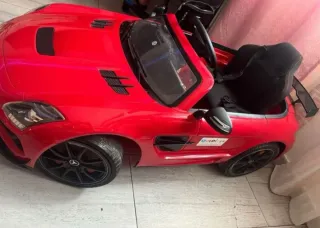Coche eléctrico infantil rojo