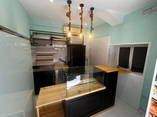 Local comercial en alquiler en La Goleta - San Felipe Neri en Málaga