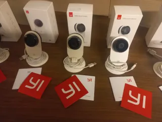 Telecamere (7)  YI 1080p (singole 7 euro l'una)