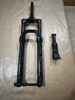 Rock Shox Yari Horquilla y Amortiguador