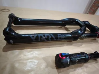 Rock Shox Yari Horquilla y Amortiguador