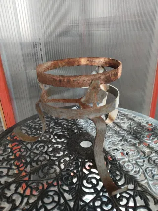 Pedestal macetero.antiguo 22 diámetro..25 altura