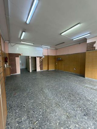 Local comercial en alquiler en Montequinto en Dos Hermanas