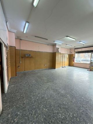 Local comercial en alquiler en Montequinto en Dos Hermanas