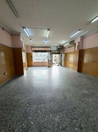 Local comercial en alquiler en Montequinto en Dos Hermanas