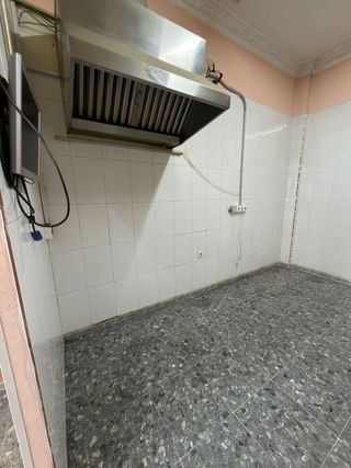 Local comercial en alquiler en Montequinto en Dos Hermanas